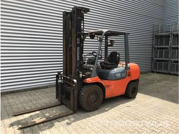 Forklift Toyota 02-7FDJF35: picture 1