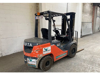 Toyota 52-8 FD F 30  - Diesel forklift: picture 2