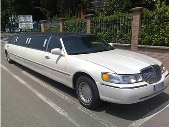 Lincoln Town Car - Car