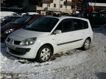 Renault Grand Scenic - Car