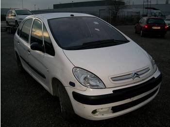 citroen MPV, fabr.CITROEN, type PICASSO, 2.0 HDI, eerste inschrijving 01-01-2006, km-stand 114.700, chassisnr VF7CHRHYB39999467, AIRCO, alle documenten aanwezig - Car