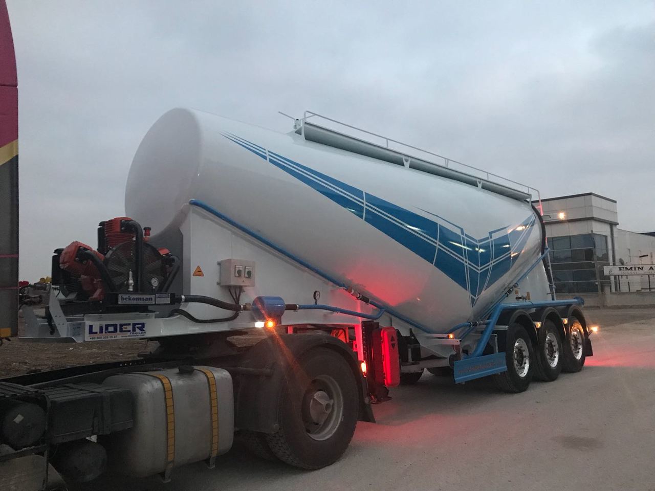 New Tank semi-trailer for transportation of cement LIDER 2024 MODEL NEW CEMENT TANKER: picture 10