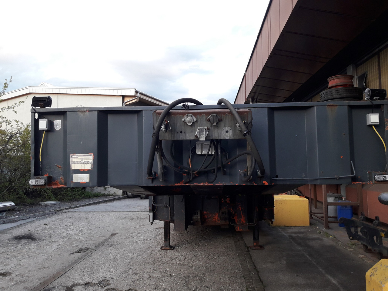Low loader semi-trailer for transportation of heavy machinery Schwarzmüller F-S42-1AAA: picture 9