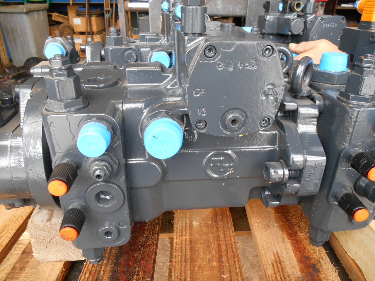 Hydraulic pump for Construction machinery Brueninghaus Hydromatik A4VG71DGDT1/32L-PSF10K021E-S -: picture 4