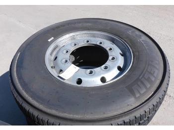 Tire for Truck Däck Michelin 385/65R 22,5 Scania R serie: picture 1