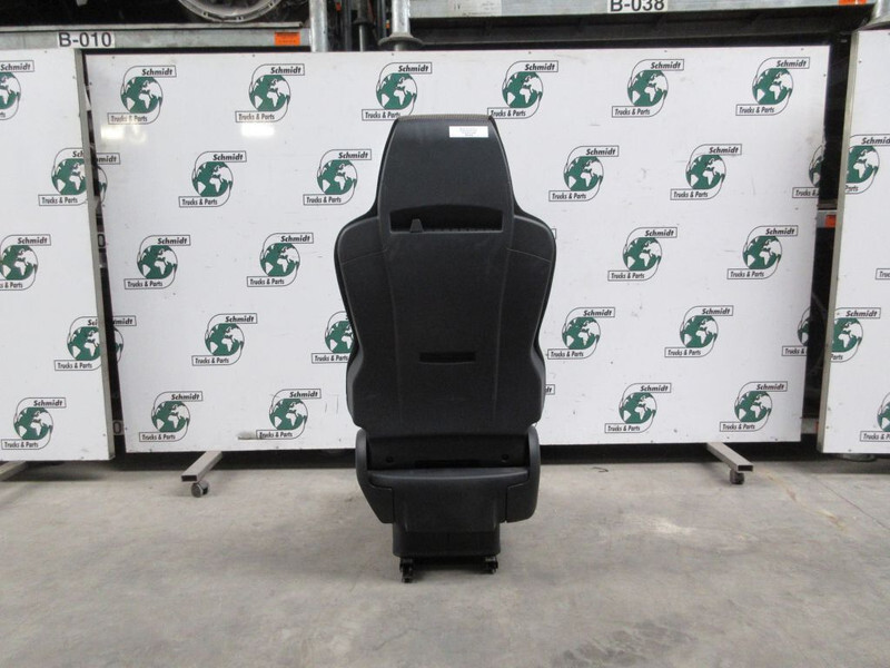 Seat for Truck MAN 81.62307-6558 STOEL TGX EURO 6 RECHTS KANT: picture 2
