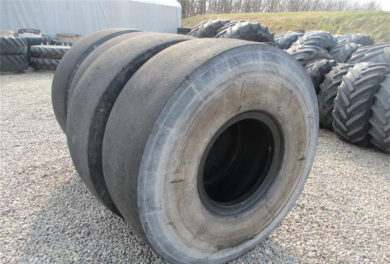 Tire for Agricultural machinery RECAFLEX 23.5-25 5 cm gummi tilbage.: picture 3