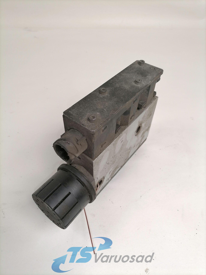 Brake valve for Truck Volvo Air suspension control valve, ECAS 3944716: picture 3