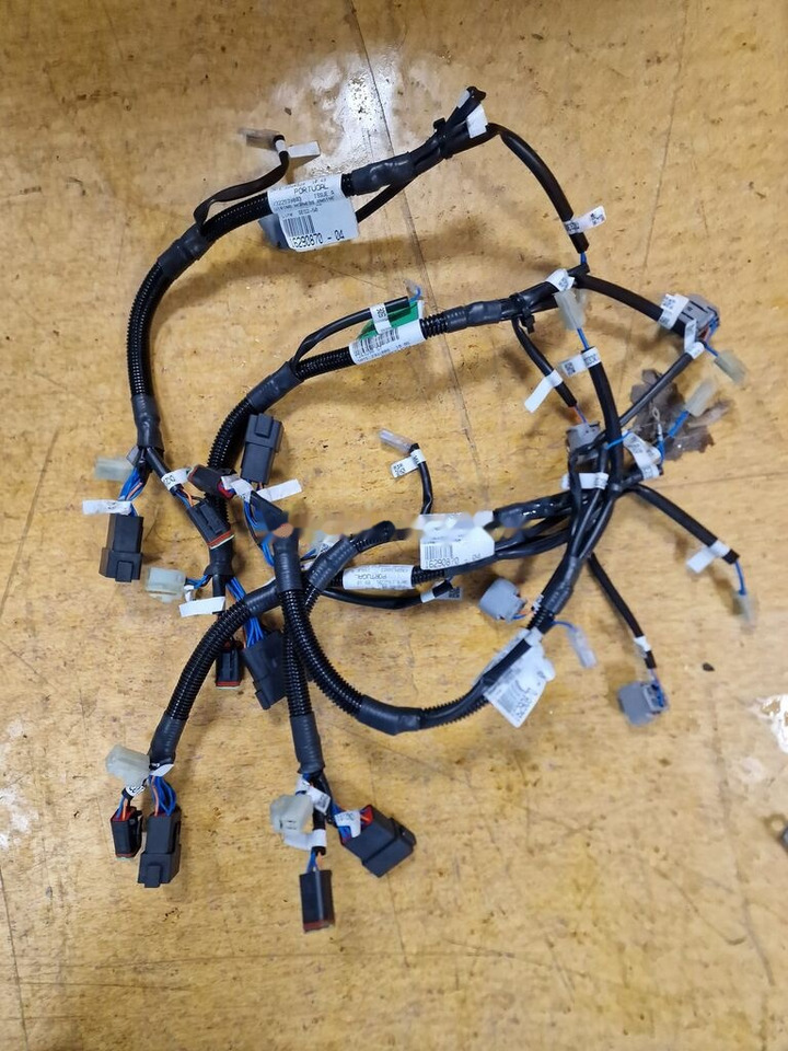 New Cables/ Wire harness for Mini excavator Volvo EC13, EC15C, EC15D, EC17C, EC18C, EC18D, EC20C, EC20D, EC25, EC27C, EC30, EC35, EC35D, ECR25D, ECR28, ECR35D, ECR38, ECR40D mini: picture 2
