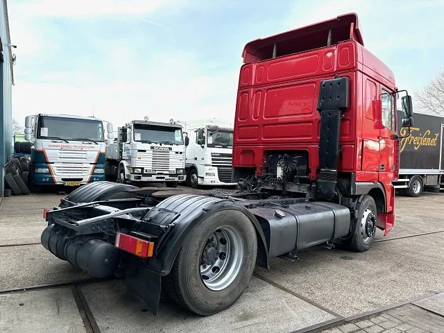 Tractor unit DAF 95.430 XF SPACECAB (EURO 2 / ZF16 MANUAL GEARBOX / ROOFSPOILER / RVS-HIGHBAR / ETC.): picture 5