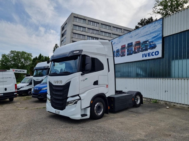 New Tractor unit IVECO S-Way AS440S46T/FP CNG: picture 3