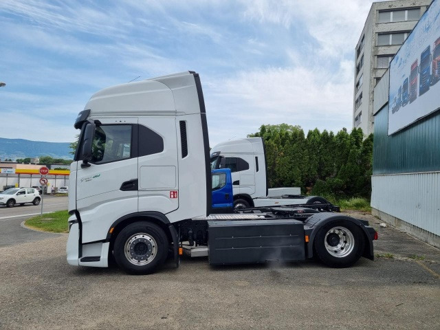 New Tractor unit IVECO S-Way AS440S46T/FP CNG: picture 2