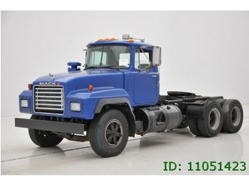 Mack RD 690 S - 6x4 - Tractor unit