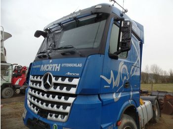 Tractor unit Mercedes-Benz 21 51