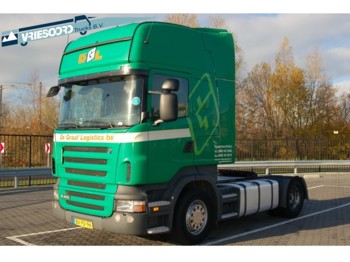 Tractor unit Scania R400: picture 1