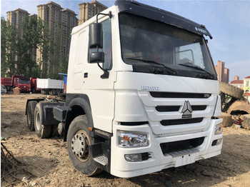 Tractor unit for transportation of bulk materials Sinotruk sinotruk tractor Units: picture 1