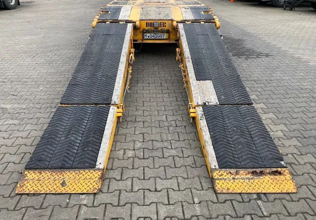 Low loader trailer for transportation of heavy machinery Goldhofer TUP-L3-22/80: picture 6