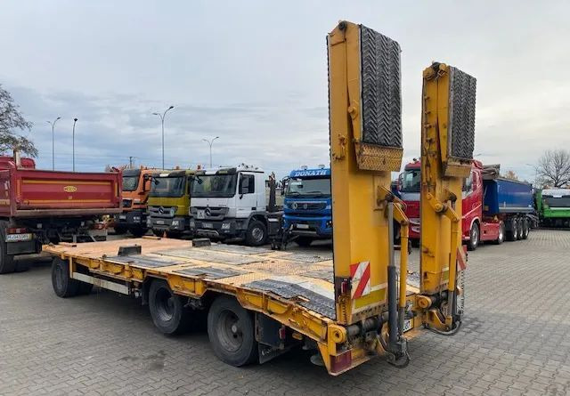 Low loader trailer for transportation of heavy machinery Goldhofer TUP-L3-22/80: picture 3