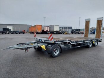 New Low loader trailer for transportation of heavy machinery Kässbohrer SM3 Tieflader, Hydraulische Rampen: picture 1