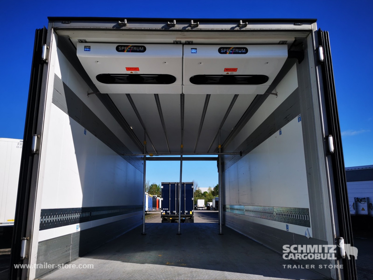 Refrigerator trailer SCHMITZ Anhänger Tiefkühler Standard Taillift: picture 11