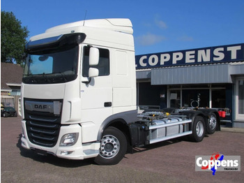 Cab chassis truck DAF XF 106