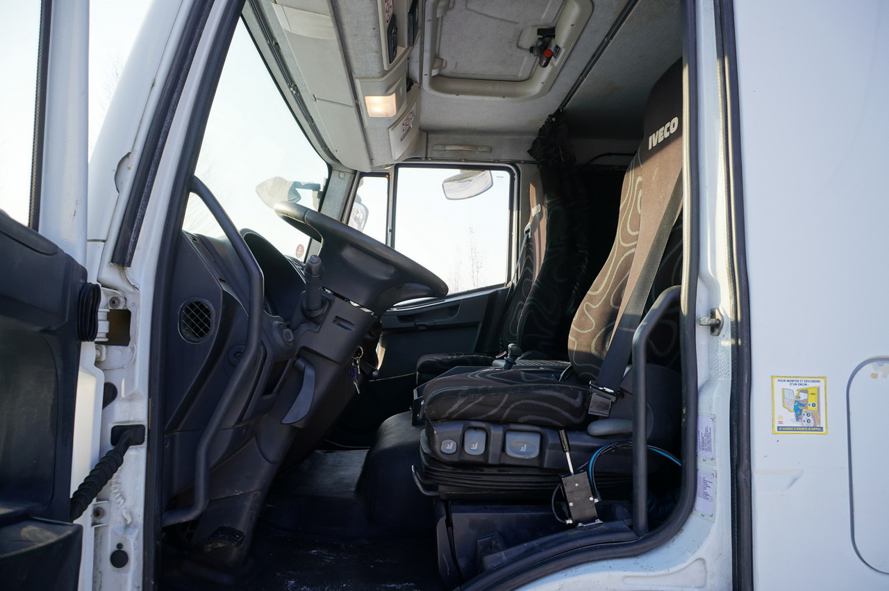 Crane truck Iveco Eurocargo 120E18 Crane Palfinger / 3-way tipper / sleeper cab: picture 14