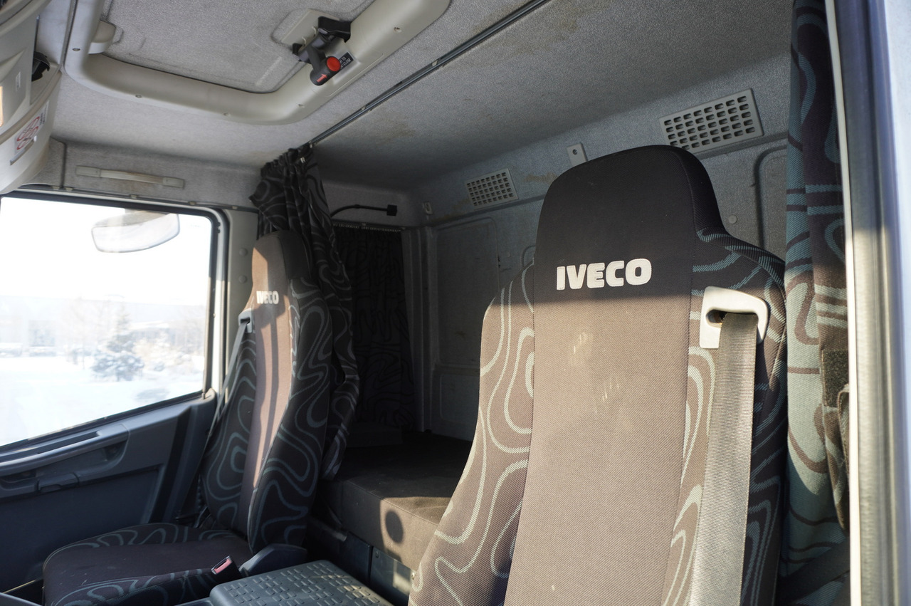 Crane truck Iveco Eurocargo 120E18 Crane Palfinger / 3-way tipper / sleeper cab: picture 15