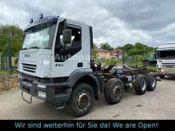Cab chassis truck Iveco Trakker 380 4-Achser  Fahrgestell Tankwagen: picture 1