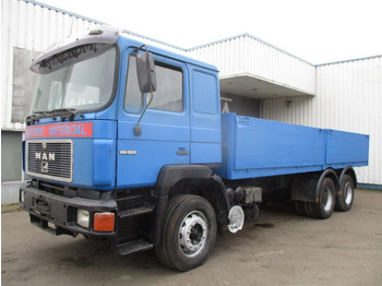 Dropside/ Flatbed truck MAN 26.322