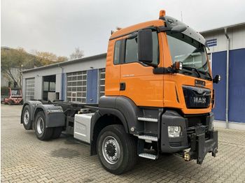 Cab chassis truck MAN TGS 28.400 6x4-4 BL Eur 6 Winterd. Wechselfahrg.: picture 1
