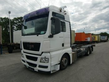 Container transporter/ Swap body truck MAN TGX BDF Jumbo 24.440 XXL 6x2-2LL-U: picture 1