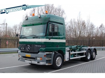 Hook lift truck Mercedes-Benz 950.20: picture 1