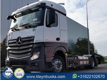 Container transporter/ Swap body truck Mercedes-Benz ACTROS 2545 LS 6x2 bigspace: picture 1