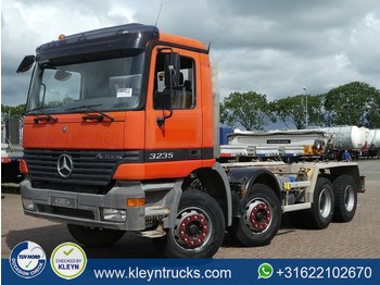 Cab chassis truck Mercedes-Benz ACTROS 3235 8x4: picture 1