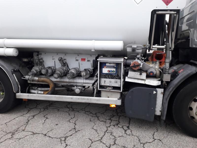 Tank truck for transportation of fuel Renault Premium 440 DXI: picture 3