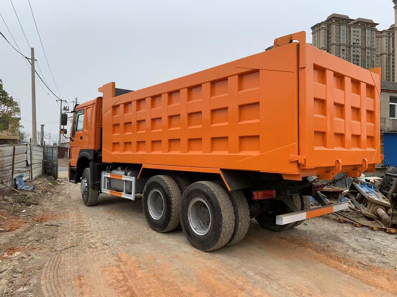 Tipper for transportation of silos SINOTRUK Howo 371 Dump truck: picture 5