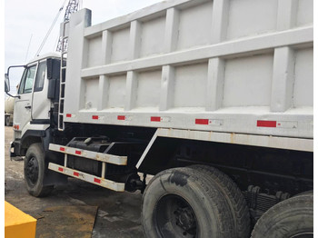 Tipper NISSAN V8