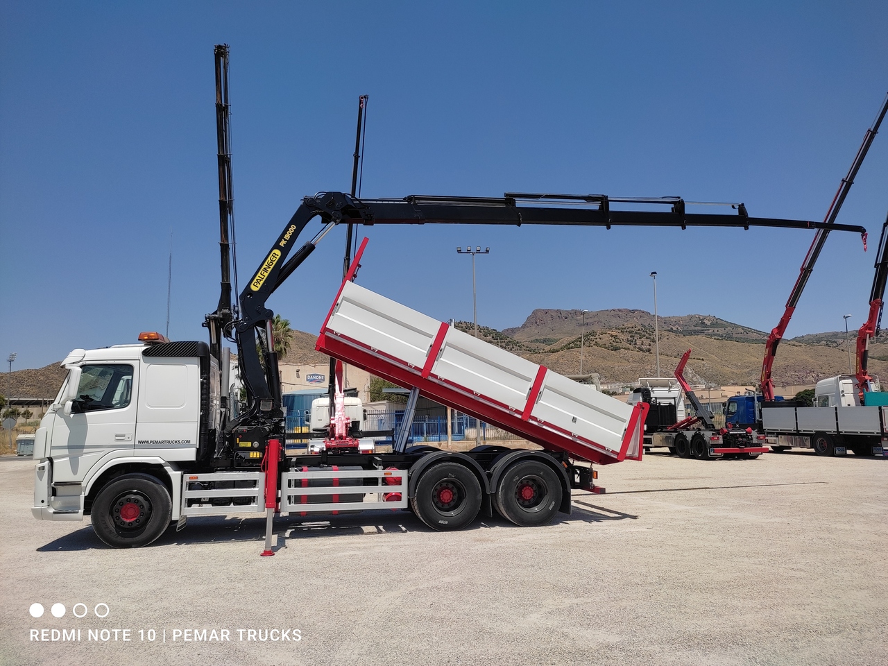Tipper, Crane truck VOLVO FM 440 6X4 GRUA BASCULANTE: picture 22