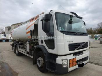 Tank truck for transportation of fuel Volvo FE 320: picture 1