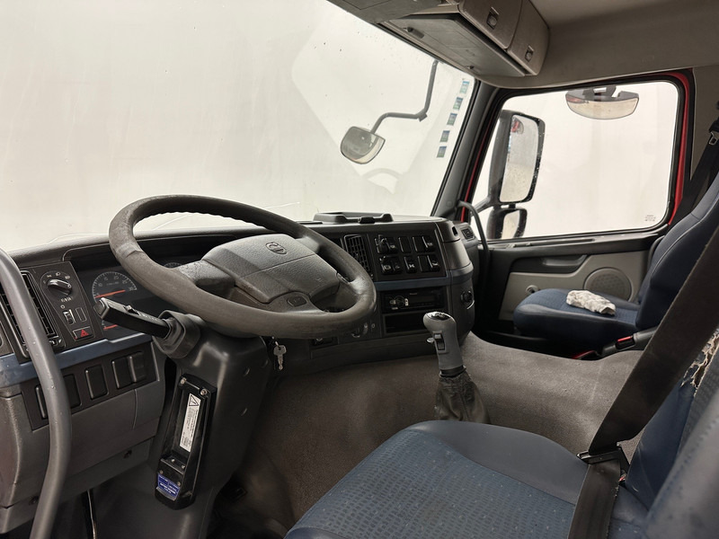 Tipper, Crane truck Volvo FM 400 - 8x4: picture 7