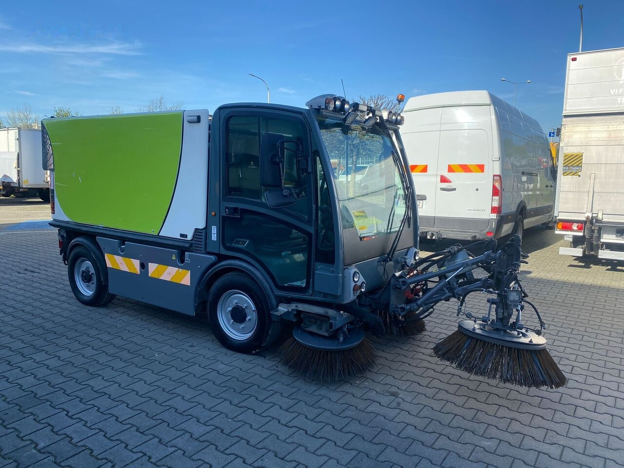 Road sweeper Boschung S3 Sweeper / EURO5 / 4X4 / NICE CONDITION / WORKS GREAT: picture 2