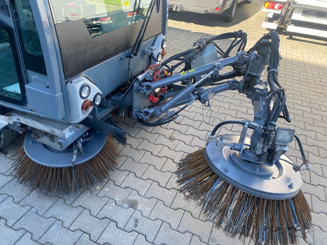 Road sweeper Boschung S3 Sweeper / EURO5 / 4X4 / NICE CONDITION / WORKS GREAT: picture 30