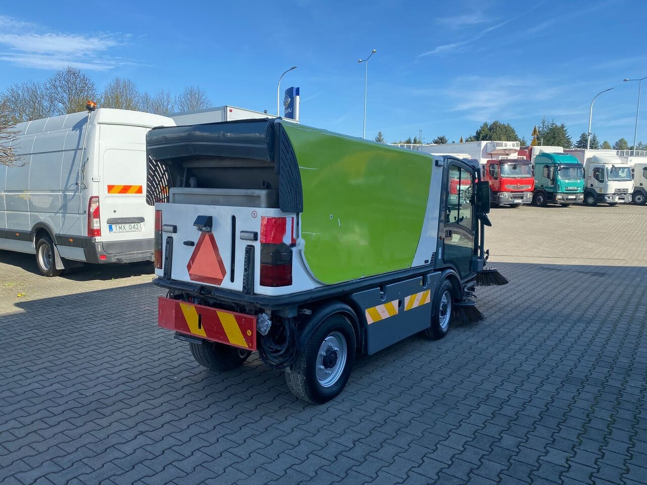 Road sweeper Boschung S3 Sweeper / EURO5 / 4X4 / NICE CONDITION / WORKS GREAT: picture 5