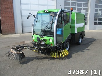 Road sweeper Bucher CityCat 2020 with 3-rd brush: picture 1