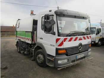 Road sweeper Mercedes Atego 1218: picture 1