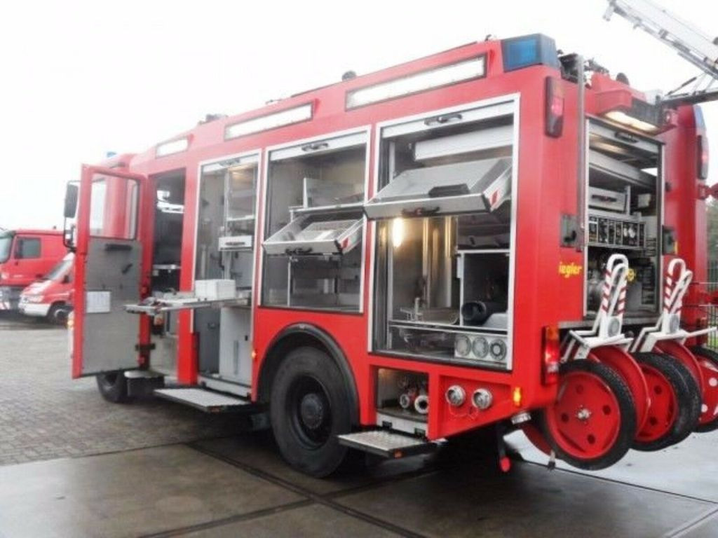 Fire truck Mercedes-Benz ACTROS 1835 Feuerwehr 2080 L Fire Unit !!: picture 8