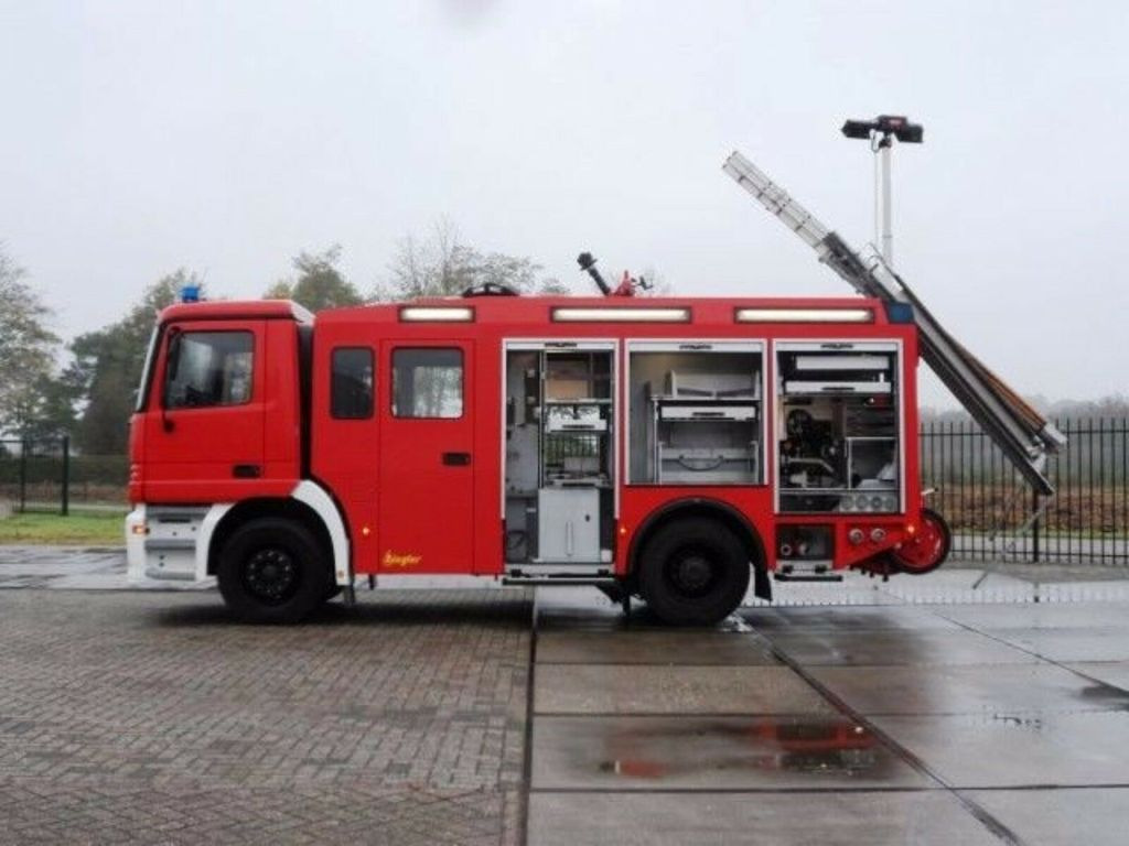 Fire truck Mercedes-Benz ACTROS 1835 Feuerwehr 2080 L Fire Unit !!: picture 3