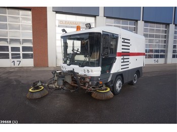 Road sweeper Ravo 540 with 3-rd brush: picture 1