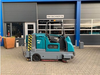 Sweeper TENNANT M30 Veeg/schrob combi