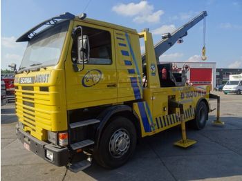 Tow truck Scania 112M MET KRAAN EN LIER